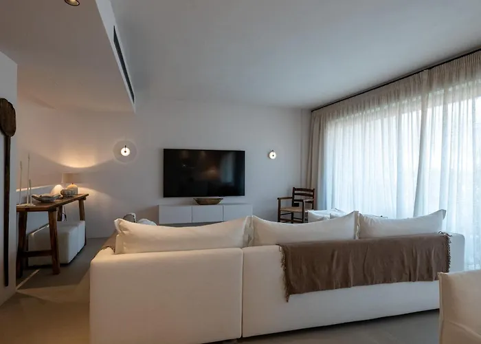 Ovilio Villa *