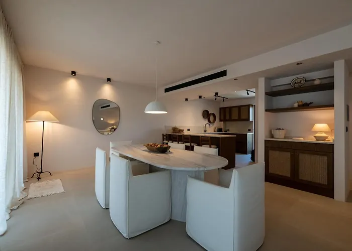 Ovilio Villa Calamata